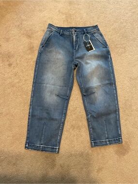 Boyfriend Jeans in Medium Blue Denim